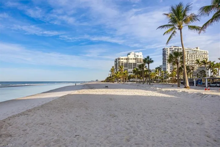 4005  Gulf Shore N BLVD, Naples, FL 34103