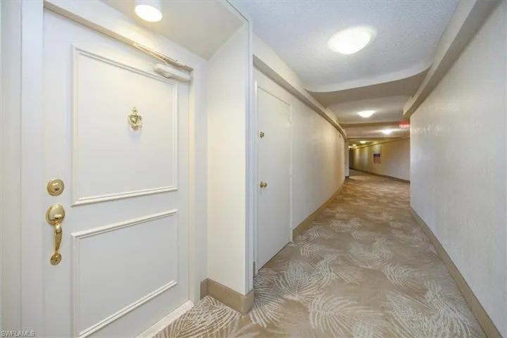 4005  Gulf Shore N BLVD, Naples, FL 34103