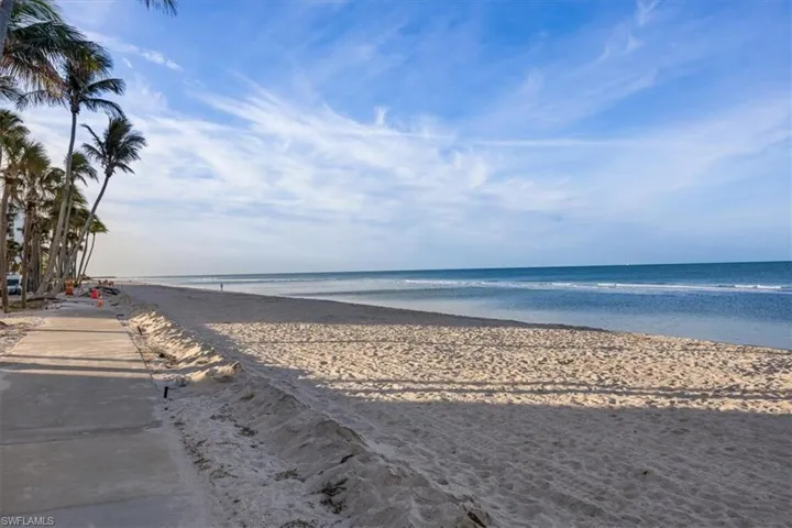 4005  Gulf Shore N BLVD, Naples, FL 34103