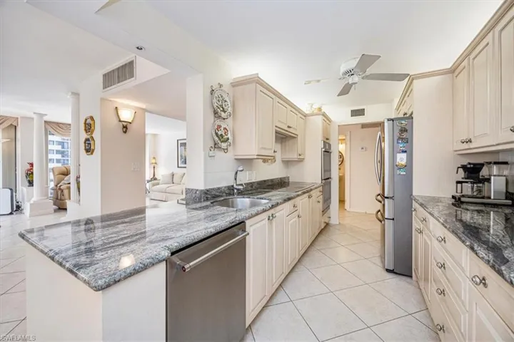 4005  Gulf Shore N BLVD, Naples, FL 34103