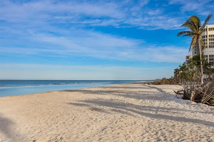 4005  Gulf Shore N BLVD, Naples, FL 34103