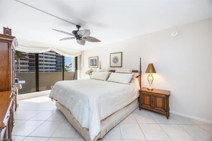 4005  Gulf Shore N BLVD, Naples, FL 34103