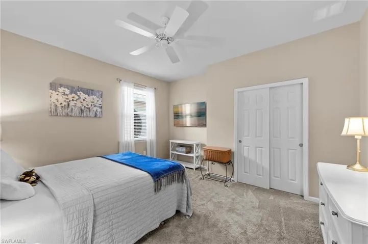 Guest bedroom w/closet