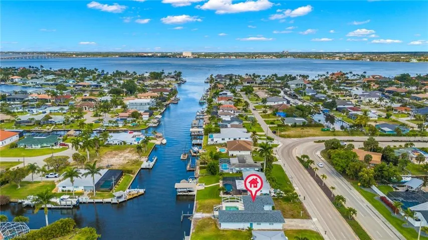 1005 Lucerne Pkwy, Cape Coral Fl 33904
