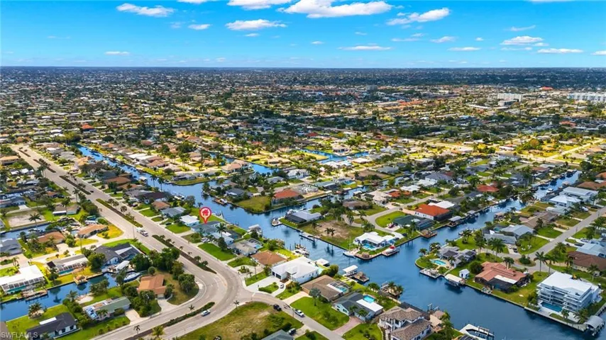 1005 Lucerne Pkwy, Cape Coral Fl 33904
