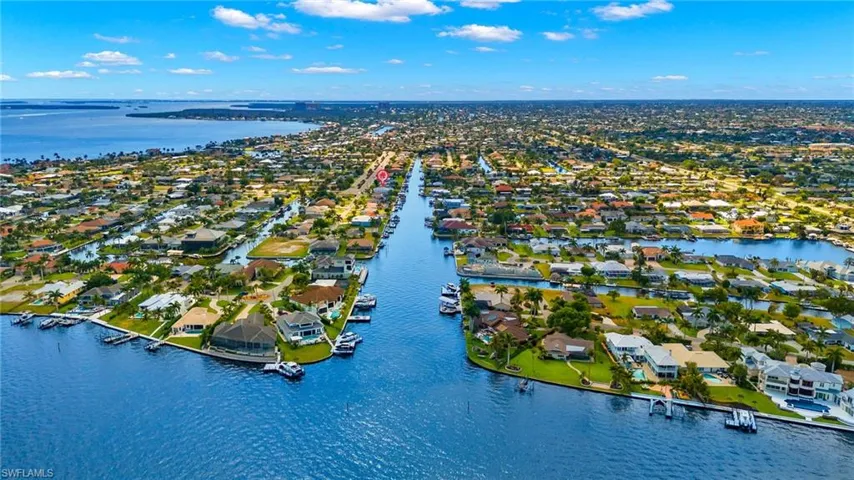 1005 Lucerne Pkwy, Cape Coral Fl 33904