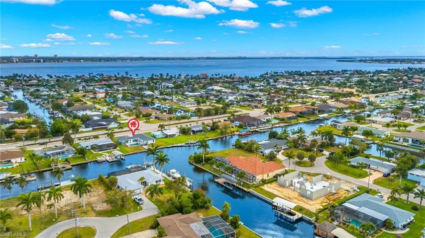 1005 Lucerne Pkwy, Cape Coral Fl 33904