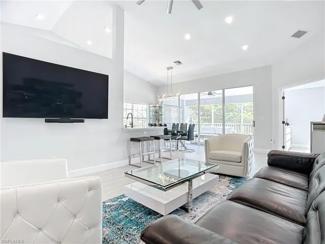 5610  Sherborn  DR, Naples, FL 34110