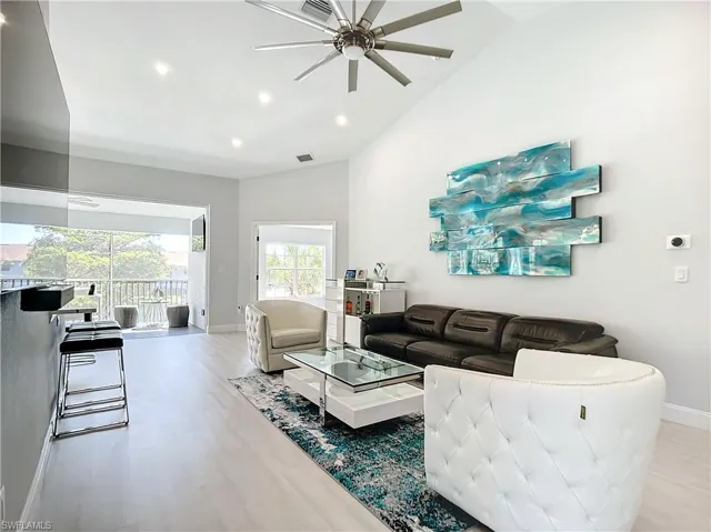 5610  Sherborn  DR, Naples, FL 34110