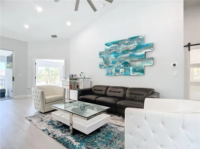 5610  Sherborn  DR, Naples, FL 34110