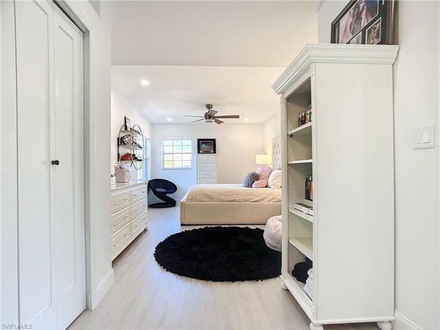 5610  Sherborn  DR, Naples, FL 34110