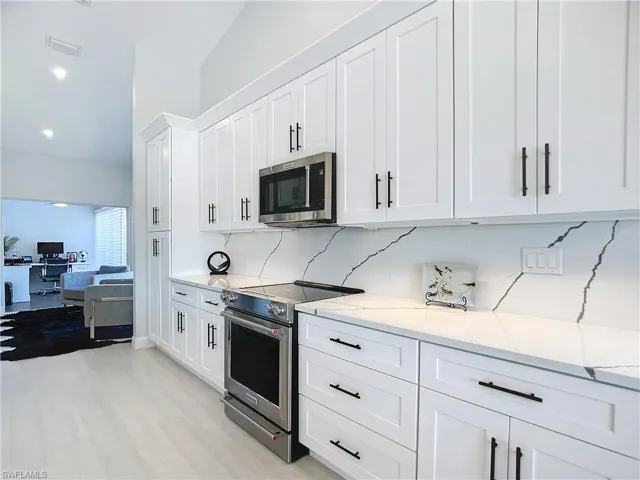 5610  Sherborn  DR, Naples, FL 34110