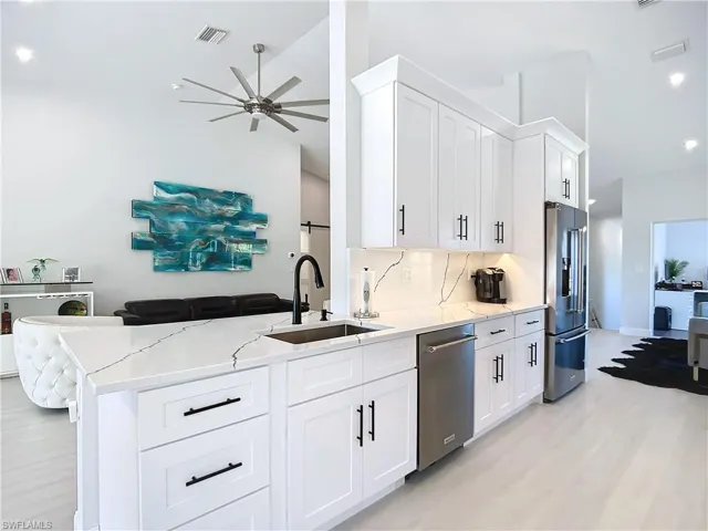 5610  Sherborn  DR, Naples, FL 34110