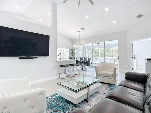 5610  Sherborn  DR, Naples, FL 34110