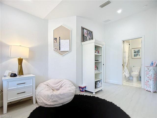 5610  Sherborn  DR, Naples, FL 34110
