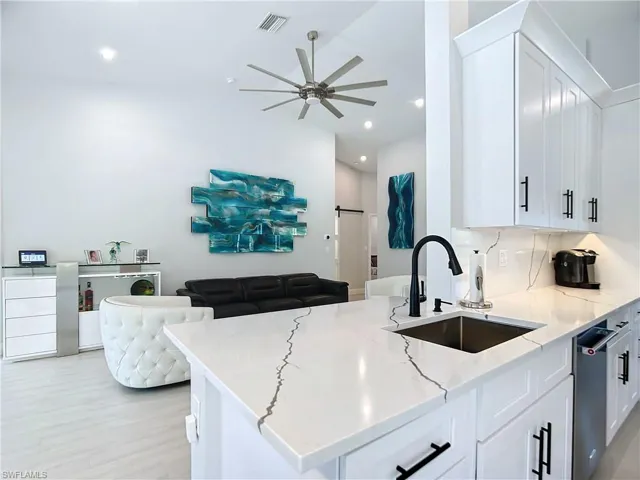 5610  Sherborn  DR, Naples, FL 34110