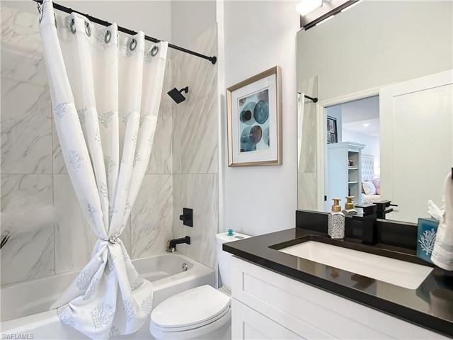 5610  Sherborn  DR, Naples, FL 34110