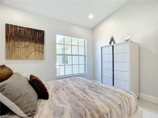 5610  Sherborn  DR, Naples, FL 34110