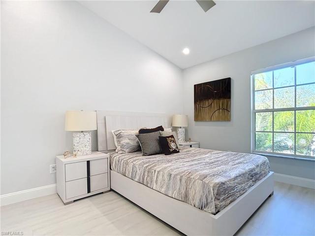 5610  Sherborn  DR, Naples, FL 34110
