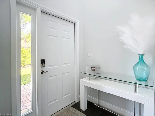 5610  Sherborn  DR, Naples, FL 34110