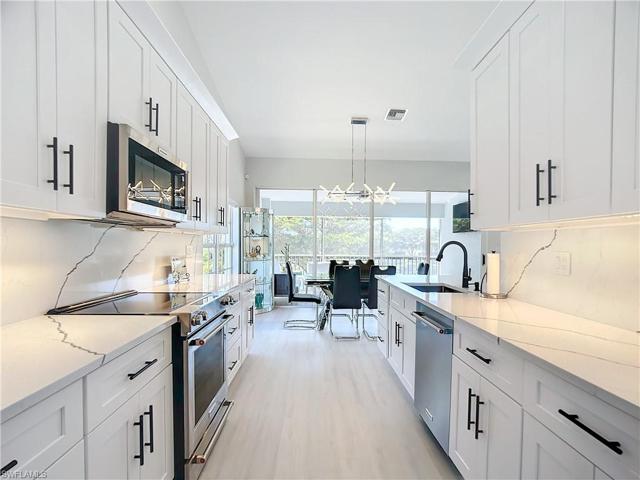 5610  Sherborn  DR, Naples, FL 34110