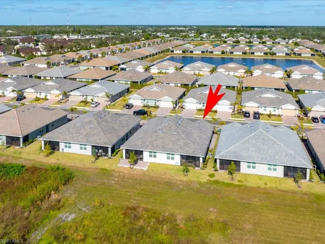 Birds eye view of property