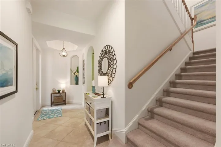 6135  Montelena  CIR, Naples, FL 34119