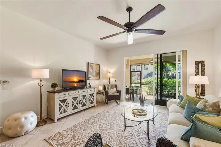 6135  Montelena  CIR, Naples, FL 34119