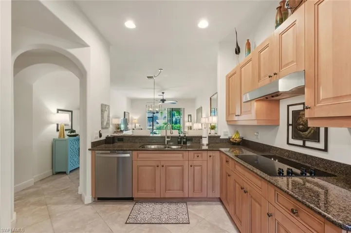 6135  Montelena  CIR, Naples, FL 34119