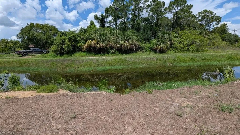 204 Aurora AVE, Lehigh Acres, FL 33974,2025000434