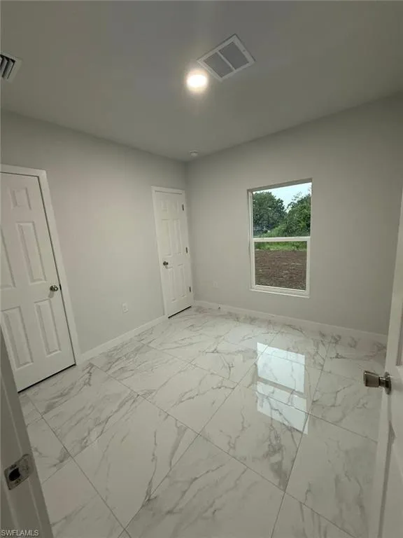 204 Aurora AVE, Lehigh Acres, FL 33974,2025000434