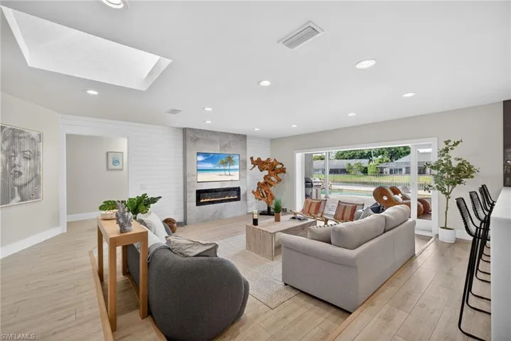 2341 Mayfield Ct 8, Naples, Florida 34105