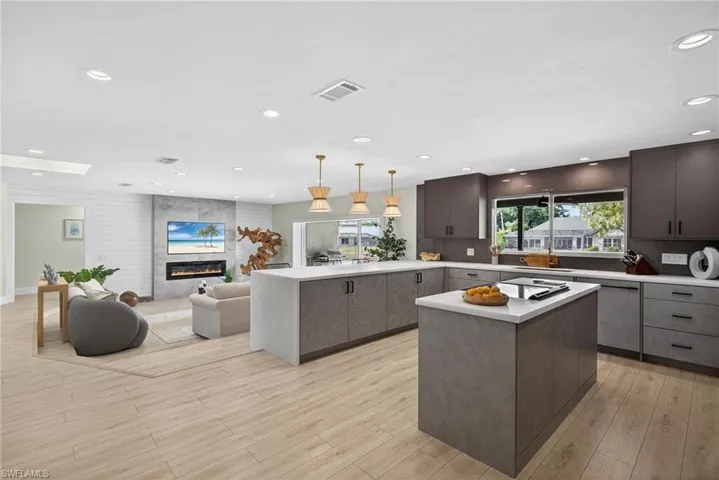 2341 Mayfield Ct 8, Naples, Florida 34105