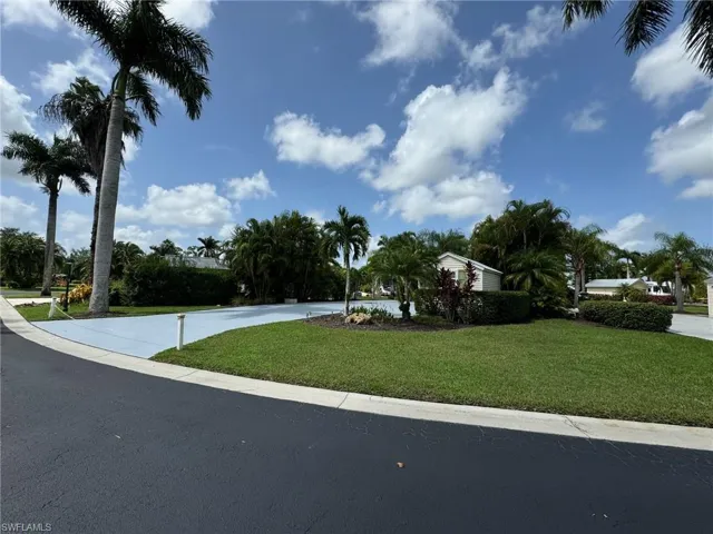 View of front of house with a front yard