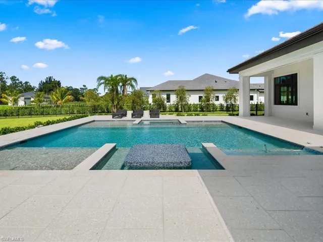 6446 Daniels Rd, Naples, Florida 34109
