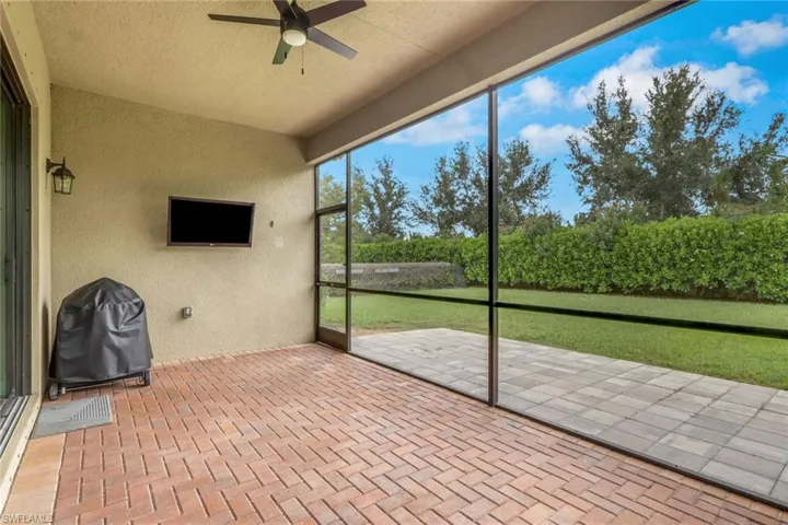 Screened in 20.2 x 10.6 with 10 ft ceilings
