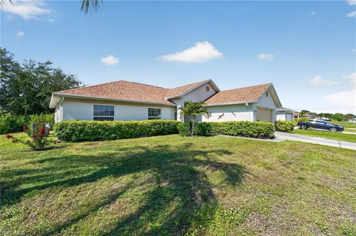 2206 24th Ter, Cape Coral, Florida 33909