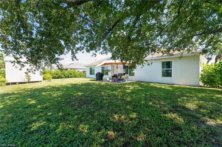 2206 24th Ter, Cape Coral, Florida 33909