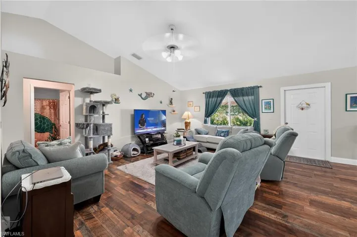 2206 24th Ter, Cape Coral, Florida 33909