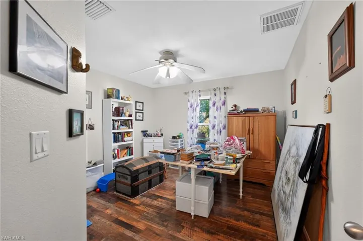 2206 24th Ter, Cape Coral, Florida 33909