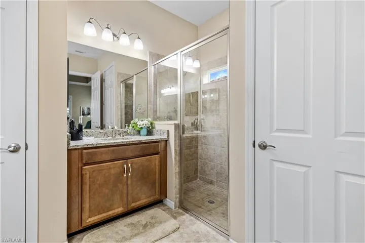 2875 Sunset Pointe Cir E, Cape Coral, Florida 33914