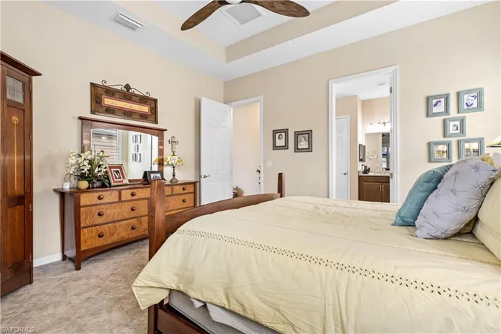 2875 Sunset Pointe Cir E, Cape Coral, Florida 33914