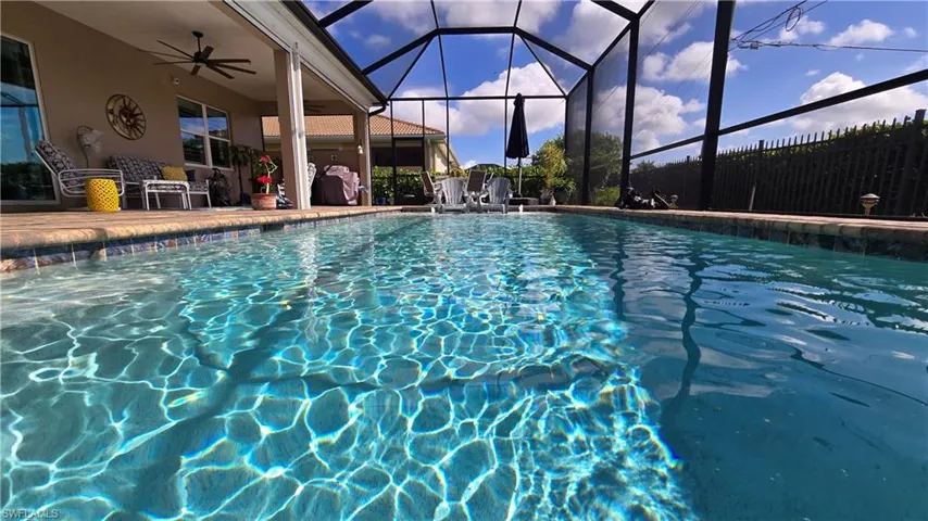 2875 Sunset Pointe Cir E, Cape Coral, Florida 33914