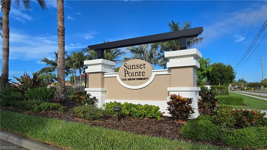2875 Sunset Pointe Cir E, Cape Coral, Florida 33914