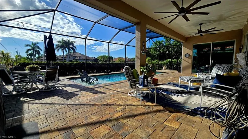 2875 Sunset Pointe Cir E, Cape Coral, Florida 33914