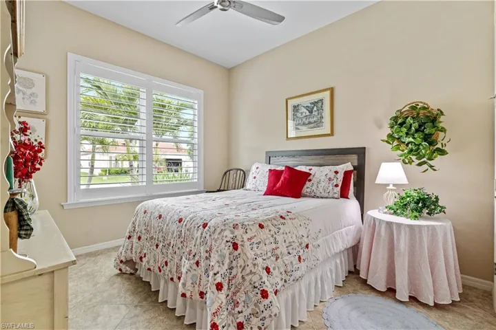 2875 Sunset Pointe Cir E, Cape Coral, Florida 33914