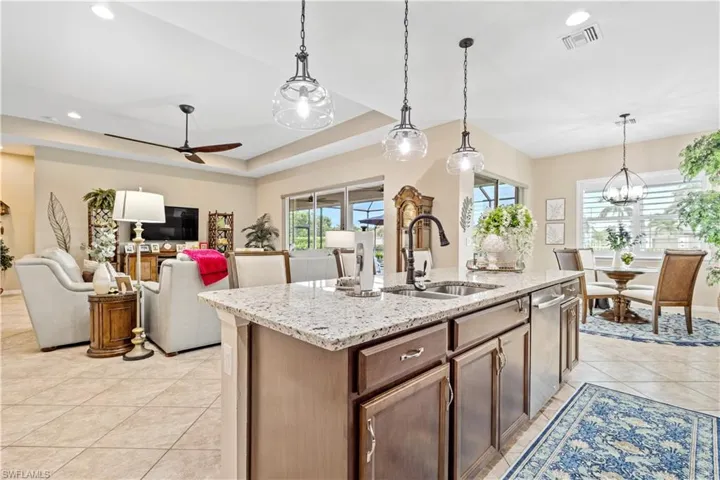 2875 Sunset Pointe Cir E, Cape Coral, Florida 33914