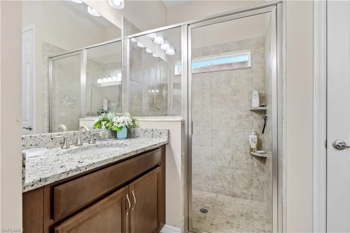 2875 Sunset Pointe Cir E, Cape Coral, Florida 33914