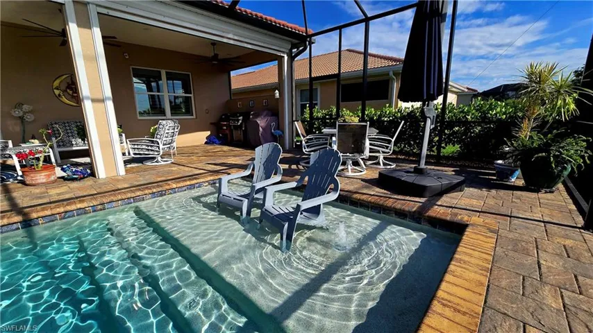 2875 Sunset Pointe Cir E, Cape Coral, Florida 33914