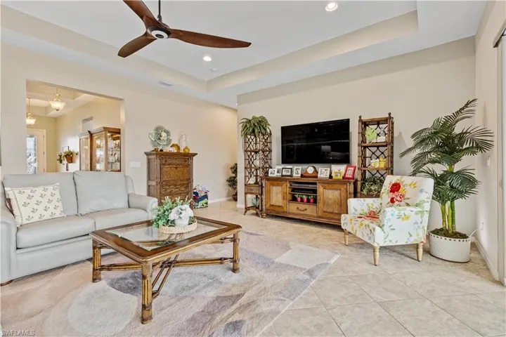 2875 Sunset Pointe Cir E, Cape Coral, Florida 33914